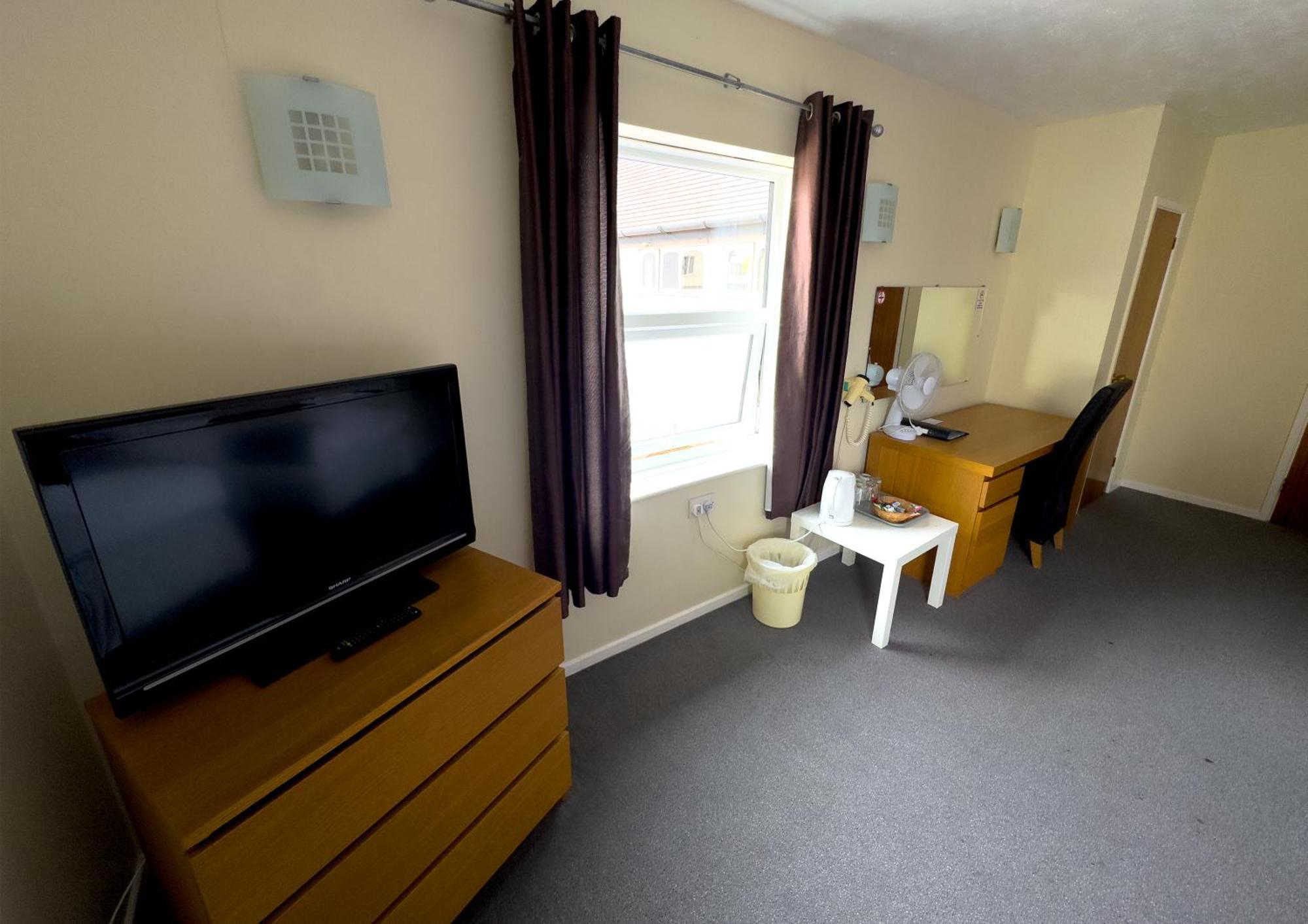 Woodham Ferrers The Oakland Hotel מראה חיצוני תמונה