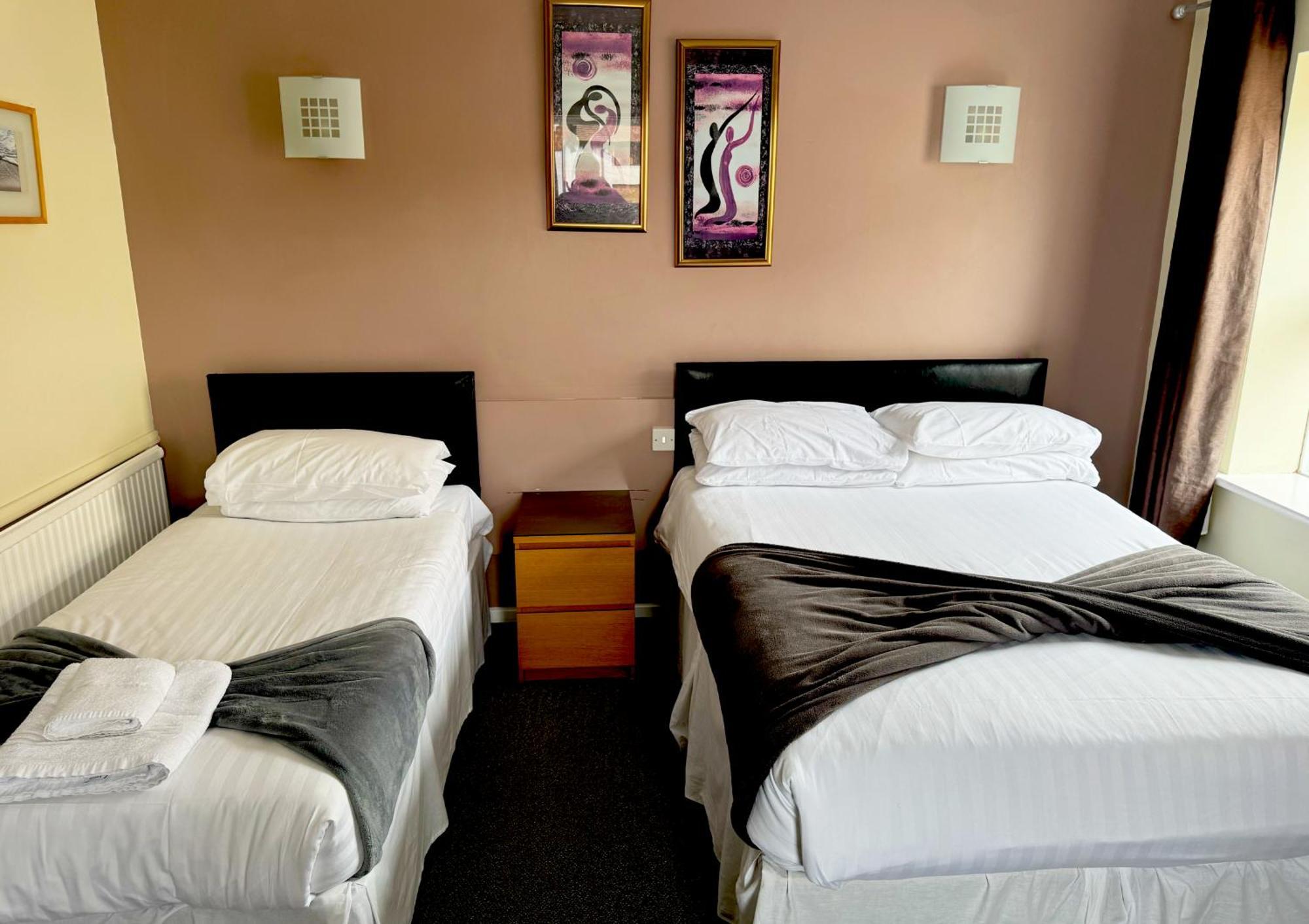 Woodham Ferrers The Oakland Hotel מראה חיצוני תמונה
